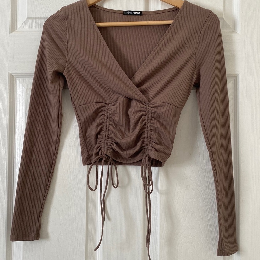 𝅺fashion Nova Long Sleeve Crop Top